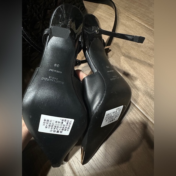 Black and Gold Women's heels - Picture 3 of 3